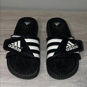 ‼️🔥Adidas Kids Black and White Slide Sandals🔥‼️